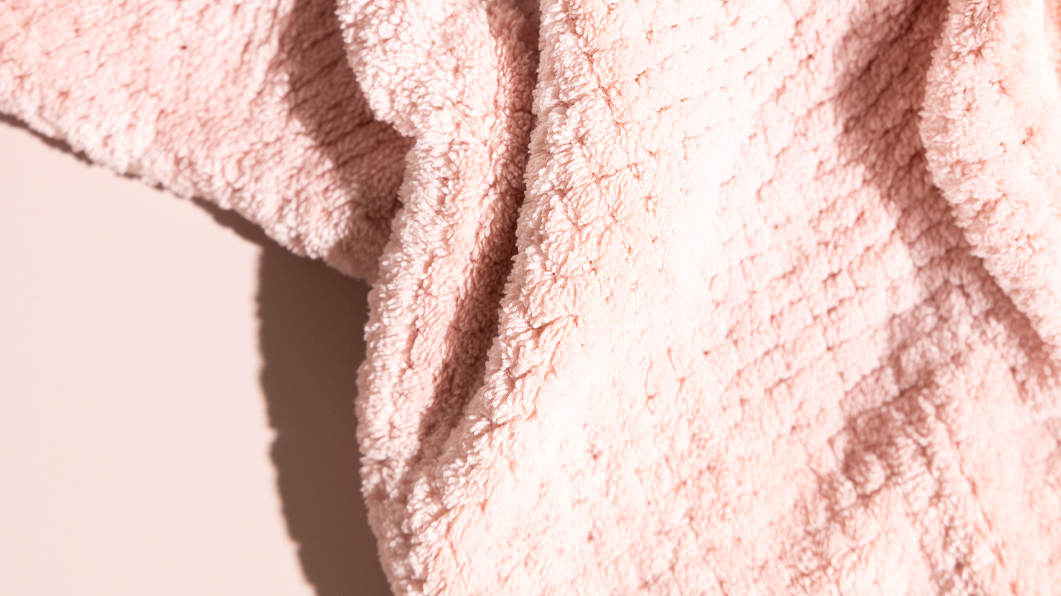 Microfiber Hair Towel for Thinning Hair: Why Friction Is the Problem You're Not Thinking About