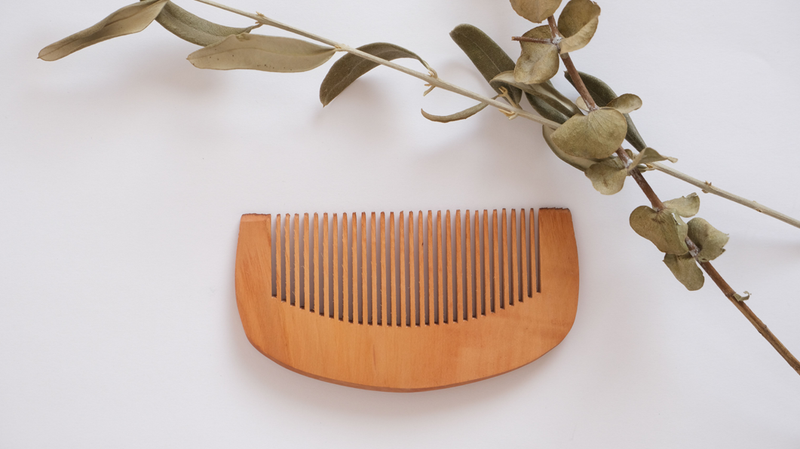 Wide Tooth Comb vs Detangling Brush: Which One Is Better for Fine or Thinning Hair?