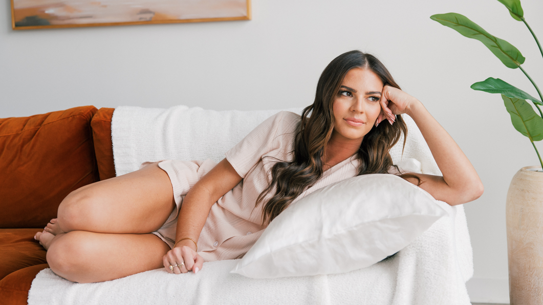 Does a Silk Pillowcase Really Help Hair? The Evidence vs The Hype